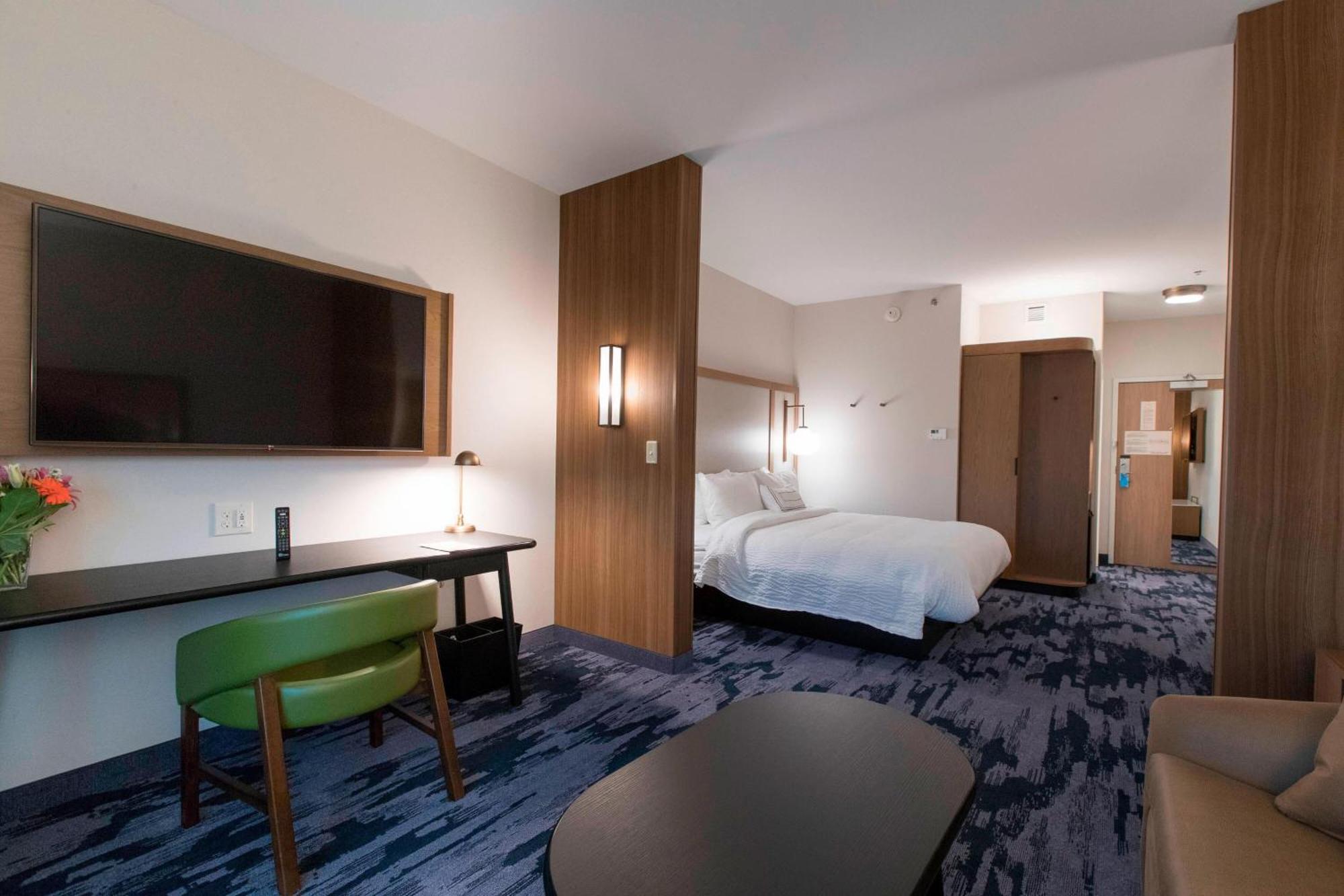 Fairfield Inn & Suites By Marriott Philadelphia Valley Forge/Great Valley Berwyn Exterior photo