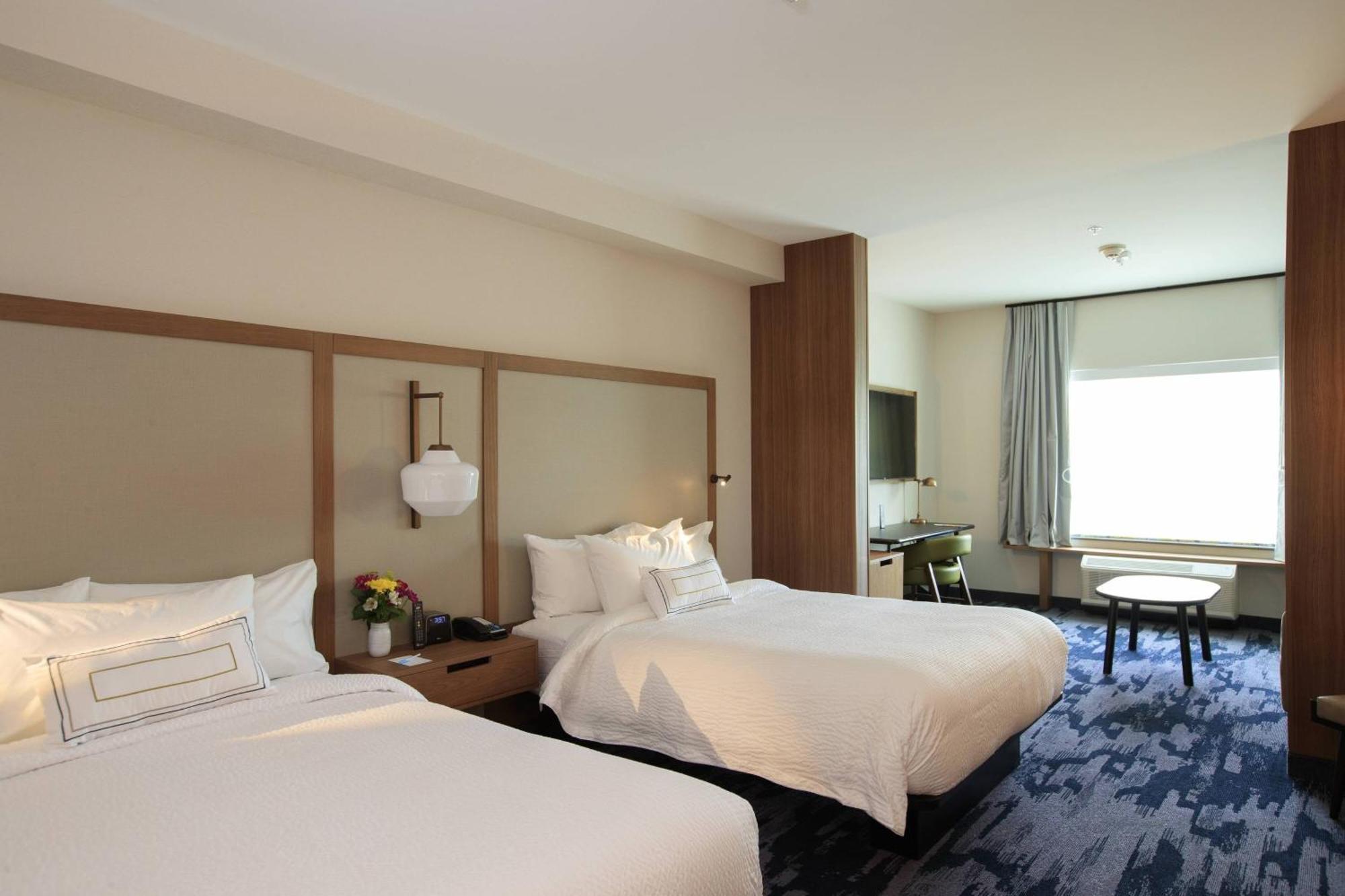 Fairfield Inn & Suites By Marriott Philadelphia Valley Forge/Great Valley Berwyn Exterior photo